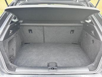 AUDI A3 1.6 TDI 30 S line