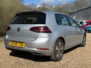 VOLKSWAGEN E-GOLF 35.8kWh e-Golf Hatchback 5dr Electric Auto (136 ps)