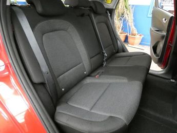 HYUNDAI KONA 64kWh Premium SUV 5dr Electric Auto (10.5kW Charger) (204 ps)