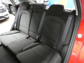 HYUNDAI KONA 64kWh Premium SUV 5dr Electric Auto (10.5kW Charger) (204 ps)