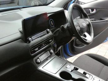 HYUNDAI KONA 64kWh Premium SUV 5dr Electric Auto (10.5kW Charger) (204 ps)