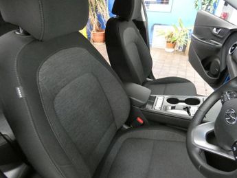 HYUNDAI KONA 64kWh Premium SUV 5dr Electric Auto (10.5kW Charger) (204 ps)