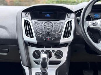 FORD FOCUS 1.6 Zetec Hatchback 5dr Petrol Powershift Euro 5 (125 ps)