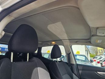NISSAN QASHQAI AUTOMATIC 1.2 DIG-T N-Connecta SUV 5dr Petrol XTRON Euro 6 (s/s)