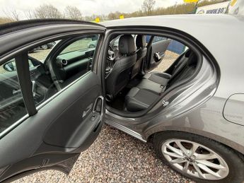 MERCEDES-BENZ A-CLASS 1.3 A180 Sport (Executive) Hatchback 5dr Petrol 7G-DCT Euro 6 (s