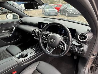 MERCEDES-BENZ A-CLASS 1.3 A180 Sport (Executive) Hatchback 5dr Petrol 7G-DCT Euro 6 (s
