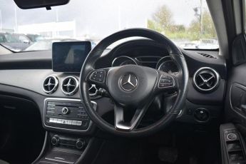 MERCEDES-BENZ GLA 1.6 GLA180 Urban Edition SUV 5dr Petrol 7G-DCT Euro 6 (s/s) (122