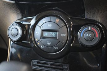 FORD FIESTA 1.6 Titanium Hatchback 3dr Petrol Powershift Euro 6 (105 ps)