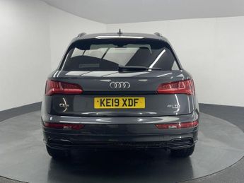 AUDI Q5 2.0 TDI 40 Black Edition SUV 5dr Diesel S Tronic quattro Euro 6 