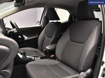 TOYOTA YARIS 1.5 VVT-h Icon Hatchback 5dr Petrol Hybrid E-CVT Euro 6 (s/s) (1