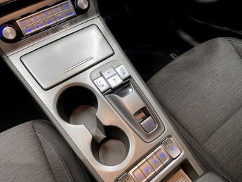 HYUNDAI KONA 39kWh Premium SUV 5dr Electric Auto (10.5kW Charger) (136 ps)