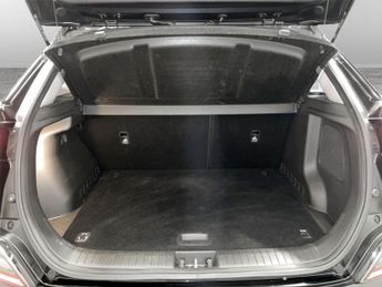 HYUNDAI KONA 39kWh Premium SUV 5dr Electric Auto (10.5kW Charger) (136 ps)