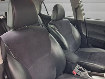 TOYOTA AURIS 1.8 VVT-h T Spirit Hatchback 5dr Petrol Hybrid CVT Euro 5 (s/s) 