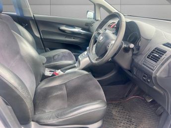 TOYOTA AURIS 1.8 VVT-h T Spirit Hatchback 5dr Petrol Hybrid CVT Euro 5 (s/s) 