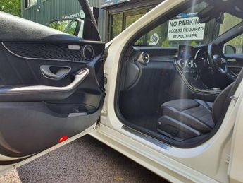 MERCEDES-BENZ C-CLASS 2.0 C300d AMG Line Saloon 4dr Diesel G-Tronic+ Euro 6 (s/s) (245