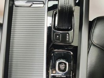 VOLVO XC60 2.0h T6 Recharge 11.6kWh Inscription Expression SUV 5dr Petrol P