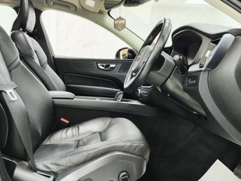 VOLVO XC60 2.0h T6 Recharge 11.6kWh Inscription Expression SUV 5dr Petrol P