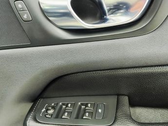 VOLVO XC60 2.0h T6 Recharge 11.6kWh Inscription Expression SUV 5dr Petrol P