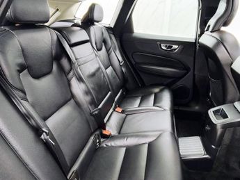 VOLVO XC60 2.0h T6 Recharge 11.6kWh Inscription Expression SUV 5dr Petrol P