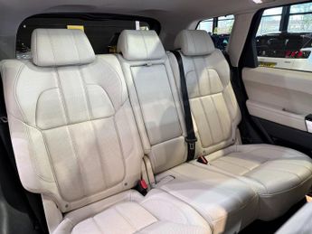LAND ROVER RANGE ROVER SPORT 3.0 SD V6 HSE SUV 5dr Diesel Auto 4WD Euro 6 (s/s) (306 ps)