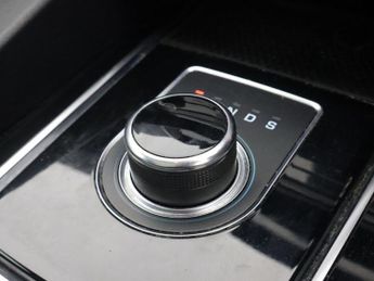 JAGUAR F-PACE 2.0 D240 R-Sport SUV 5dr Diesel Auto AWD Euro 6 (s/s) (240 ps)