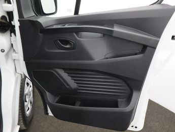 RENAULT TRAFIC 2.0 dCi Blue LL30 Business+ Panel Van 5dr Diesel Manual L2 H1 Eu