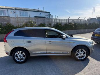 VOLVO XC60 2.4 D5 SE Lux Nav SUV 5dr Diesel Geartronic AWD-11 VOLVO SERVICE