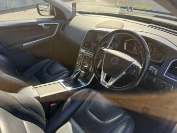 VOLVO XC60 2.4 D5 SE Lux Nav SUV 5dr Diesel Geartronic AWD-11 VOLVO SERVICE