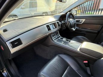 JAGUAR XF 2.2d Luxury Saloon 4dr Diesel Auto Euro 5 (s/s) (163 ps)