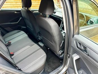 VOLKSWAGEN T-ROC 1.5 TSI Life SUV 5dr Petrol DSG Euro 6 (s/s) (150 ps)