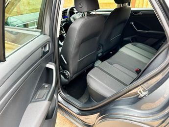 VOLKSWAGEN T-ROC 1.5 TSI Life SUV 5dr Petrol DSG Euro 6 (s/s) (150 ps)