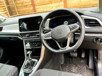 VOLKSWAGEN T-ROC 1.5 TSI Life SUV 5dr Petrol DSG Euro 6 (s/s) (150 ps)