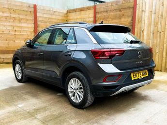 VOLKSWAGEN T-ROC 1.5 TSI Life SUV 5dr Petrol DSG Euro 6 (s/s) (150 ps)