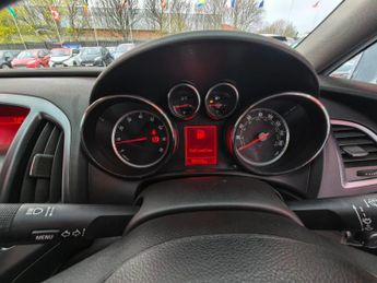 VAUXHALL ASTRA 1.6 16V Exclusiv Sports Tourer 5dr Petrol Auto Euro 5 (115 ps)