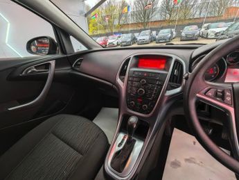 VAUXHALL ASTRA 1.6 16V Exclusiv Sports Tourer 5dr Petrol Auto Euro 5 (115 ps)