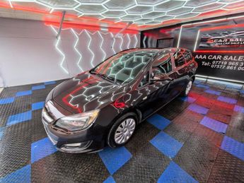 VAUXHALL ASTRA 1.6 16V Exclusiv Sports Tourer 5dr Petrol Auto Euro 5 (115 ps)