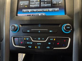 FORD MONDEO 2.0 TDCi Titanium Hatchback 5dr Diesel Powershift Euro 6 (s/s) (