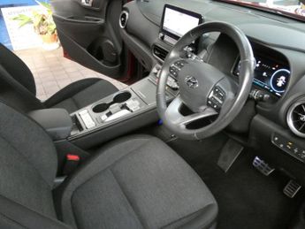 HYUNDAI KONA 64kWh Premium SUV 5dr Electric Auto (10.5kW Charger) (204 ps)