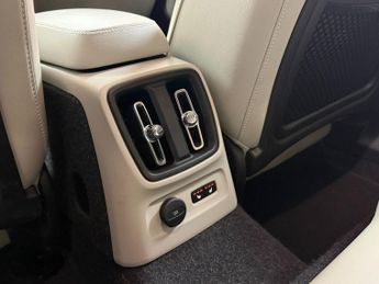 VOLVO XC40 1.5h T5 Twin Engine Recharge 10.7kWh Inscription SUV 5dr Petrol 