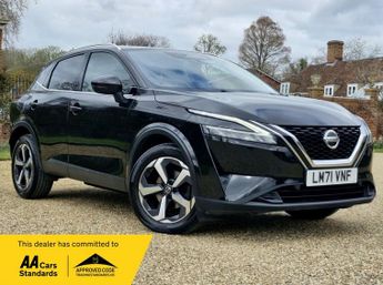 Nissan Qashqai 1.3 DIG-T MHEV Premiere Edition SUV 5dr Petrol Hybrid XTRON Euro