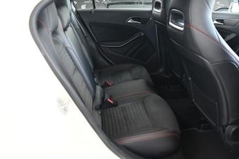MERCEDES-BENZ A-CLASS 2.1 A220d AMG Line (Premium) Hatchback 5dr Diesel 7G-DCT Euro 6 