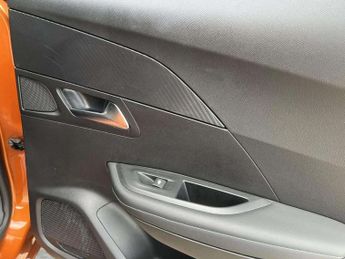 PEUGEOT E-2008 50kWh Allure Premium + SUV 5dr Electric Auto (7kW Charger) (136 