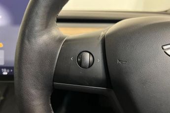 TESLA Model 3 Saloon 4dr Electric Auto RWD (241 bhp) Fixed Panoramic Glass Roo
