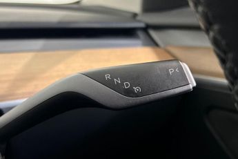 TESLA Model 3 Saloon 4dr Electric Auto RWD (241 bhp) Fixed Panoramic Glass Roo
