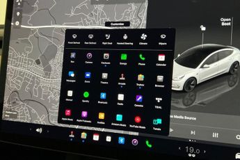 TESLA Model 3 Saloon 4dr Electric Auto RWD (241 bhp) Fixed Panoramic Glass Roo