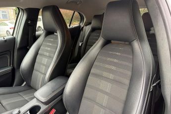 MERCEDES-BENZ GLA CLASS 1.6 GLA180 Urban Edition SUV 5dr Petrol 7G-DCT Euro 6 (s/s) (122