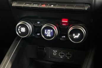 RENAULT CLIO 1.6 E-TECH Evolution Hatchback 5dr Petrol Hybrid Auto Euro 6 (s/