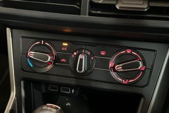 VOLKSWAGEN POLO 1.0 TSI GPF SE Hatchback 5dr Petrol DSG Euro 6 (s/s) (95 ps) Fro