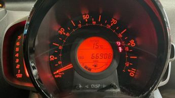 TOYOTA AYGO 1.0 VVT-i x-play Hatchback 5dr Petrol Manual Euro 5 Euro 5 (68 p