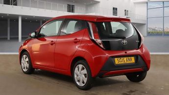 TOYOTA AYGO 1.0 VVT-i x-play Hatchback 5dr Petrol Manual Euro 5 Euro 5 (68 p